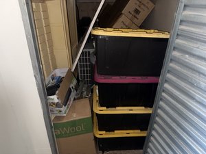 5 x 10 storage unit in Hawthorne, CA