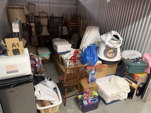 10 x 15 storage unit in Gardena, CA