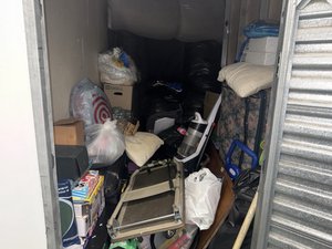 5 x 10 storage unit in Hawthorne, CA