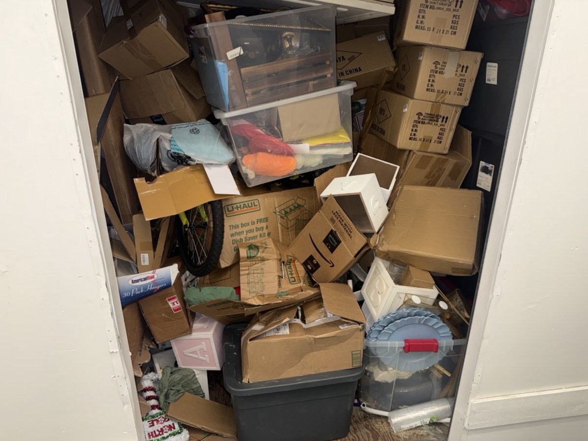 10 x 10 storage unit in Gardena, CA