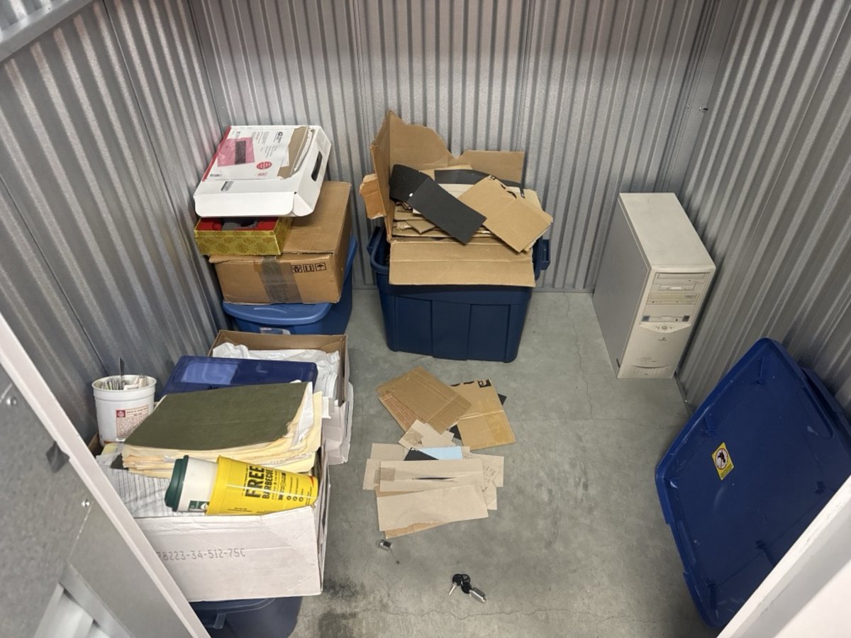 5 x 5 storage unit in Gardena, CA