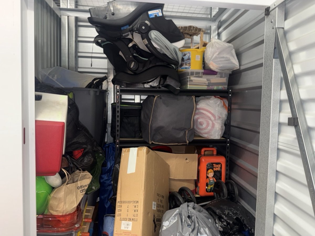 5 x 5 storage unit in Gardena, CA