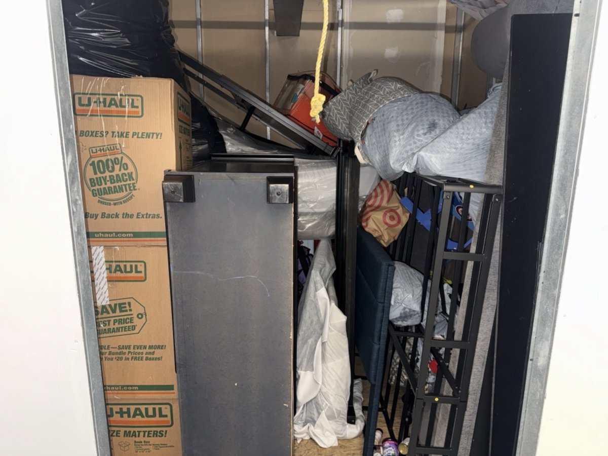 10 x 10 storage unit in Torrance, CA
