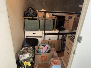 10 x 10 storage unit in Torrance, CA