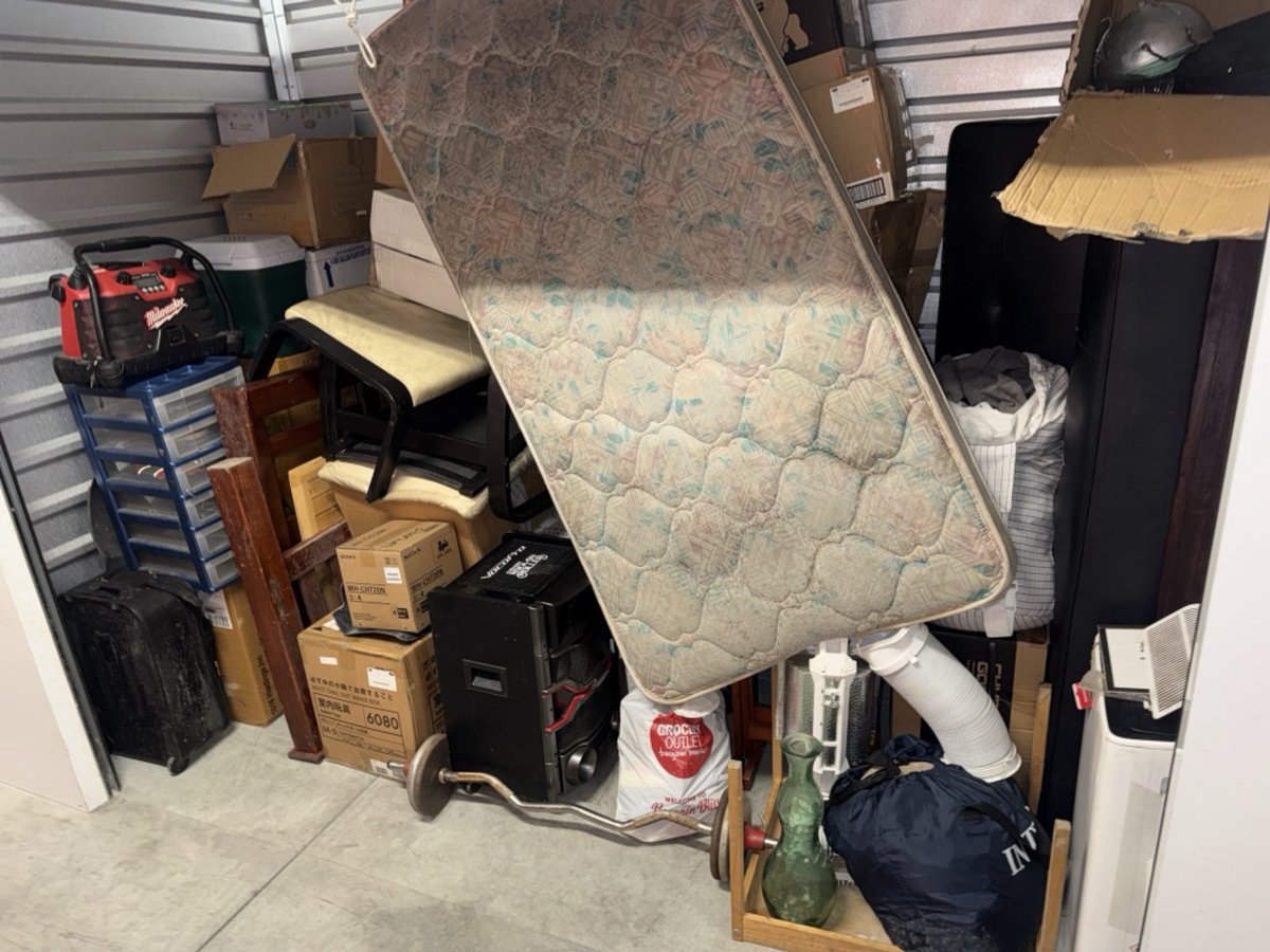 10 x 5 storage unit in Gardena, CA