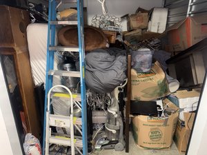 10 x 10 storage unit in Gardena, CA