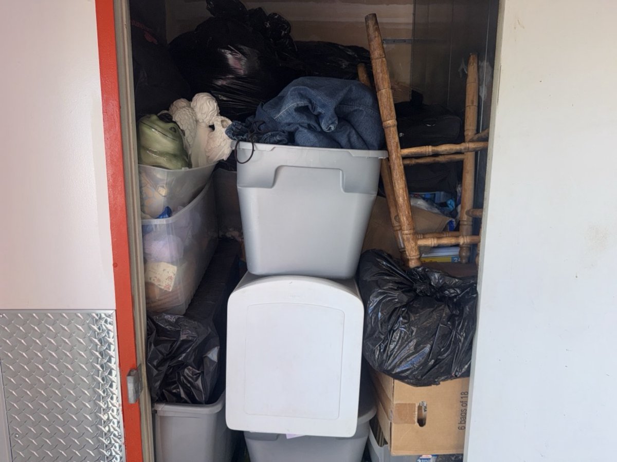 5 x 5 storage unit in Gardena, CA