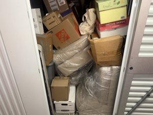 5 x 10 storage unit in Gardena, CA