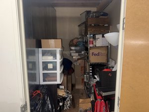 5 x 10 storage unit in Gardena, CA
