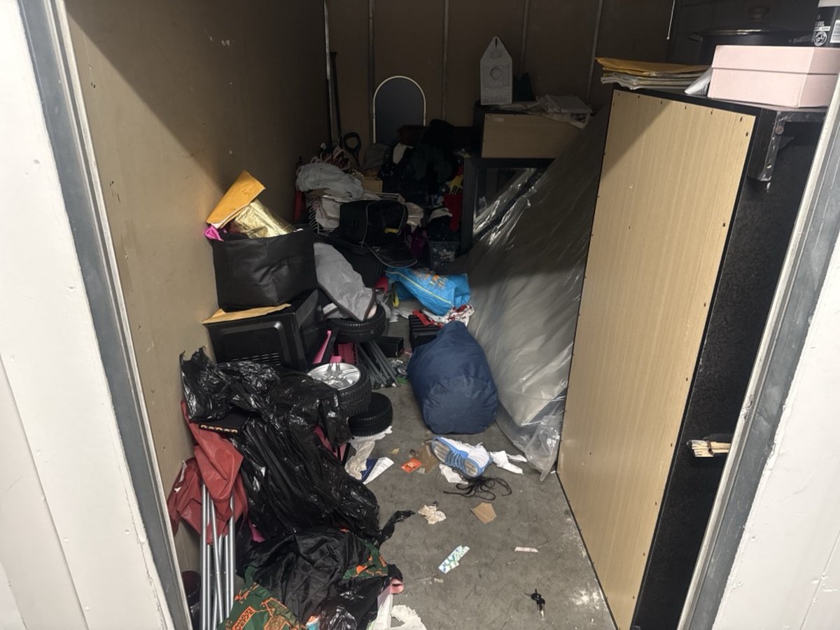 10 x 15 storage unit in Hawthorne, CA