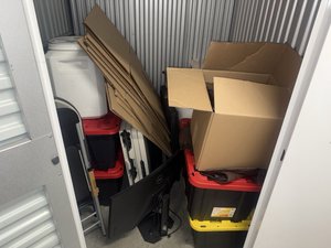 5 x 5 storage unit in Gardena, CA