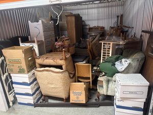 10 x 15 storage unit in Gardena, CA