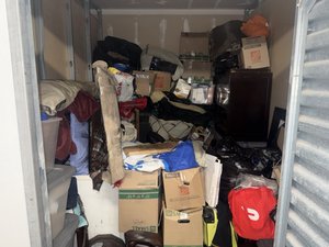 7 x 10 storage unit in Hawthorne, CA