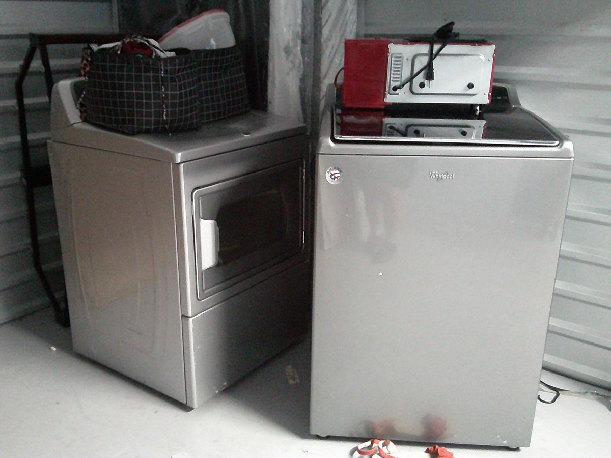 10 x 10 storage unit in Riverview, FL