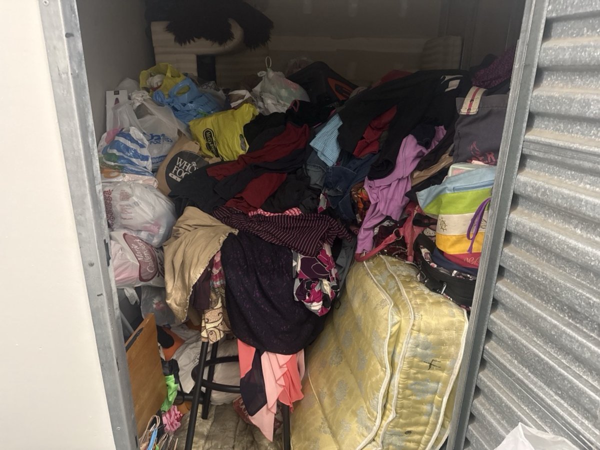 7 x 10 storage unit in Hawthorne, CA