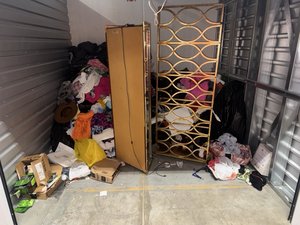 10 x 10 storage unit in Hawthorne, CA