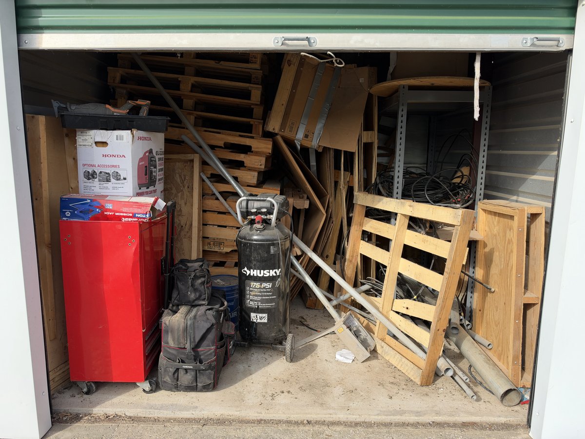 10 x 10 storage unit in Krum, TX