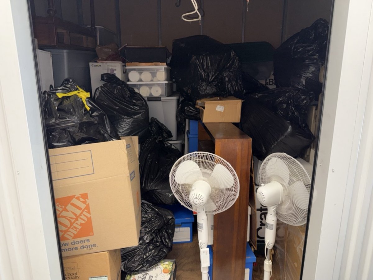 10 x 10 storage unit in Torrance, CA