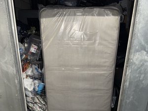 10 x 10 storage unit in Gardena, CA