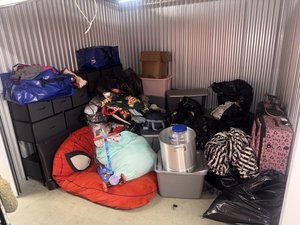 10 x 10 storage unit in Hawthorne, CA