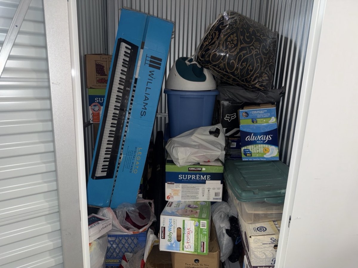 5 x 5 storage unit in Hawthorne, CA