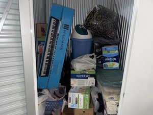 5 x 5 storage unit in Hawthorne, CA