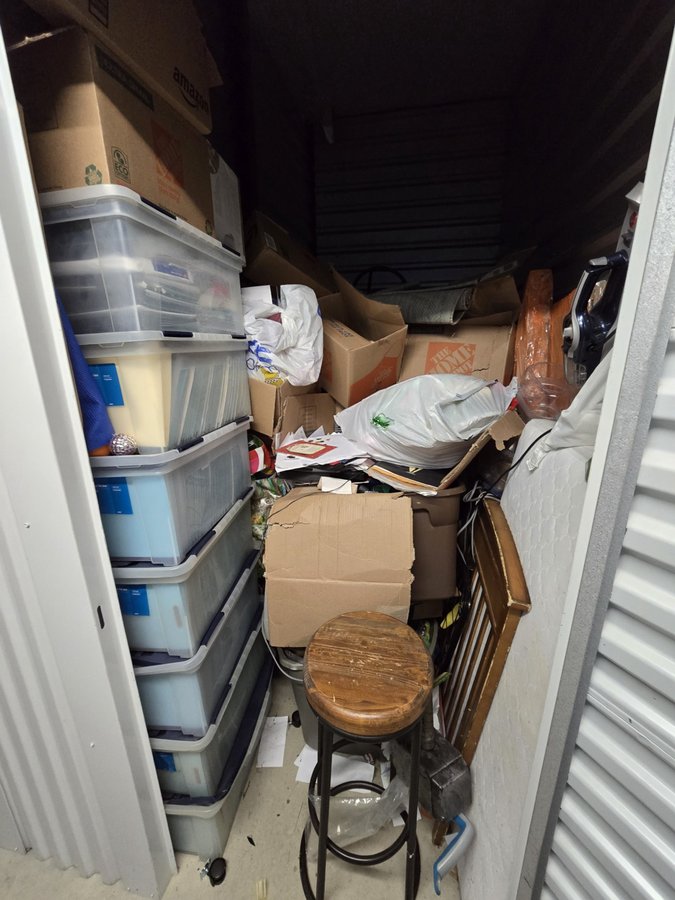 5 x 10 storage unit in Laurel, MD