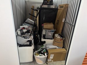 5 x 10 storage unit in Hawthorne, CA