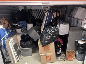10 x 10 storage unit in Hawthorne, CA