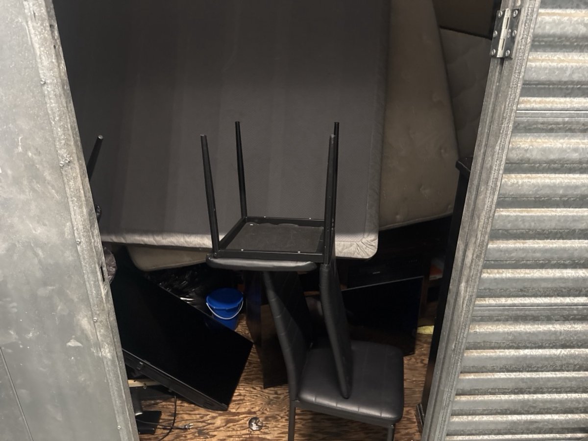 7 x 10 storage unit in Gardena, CA