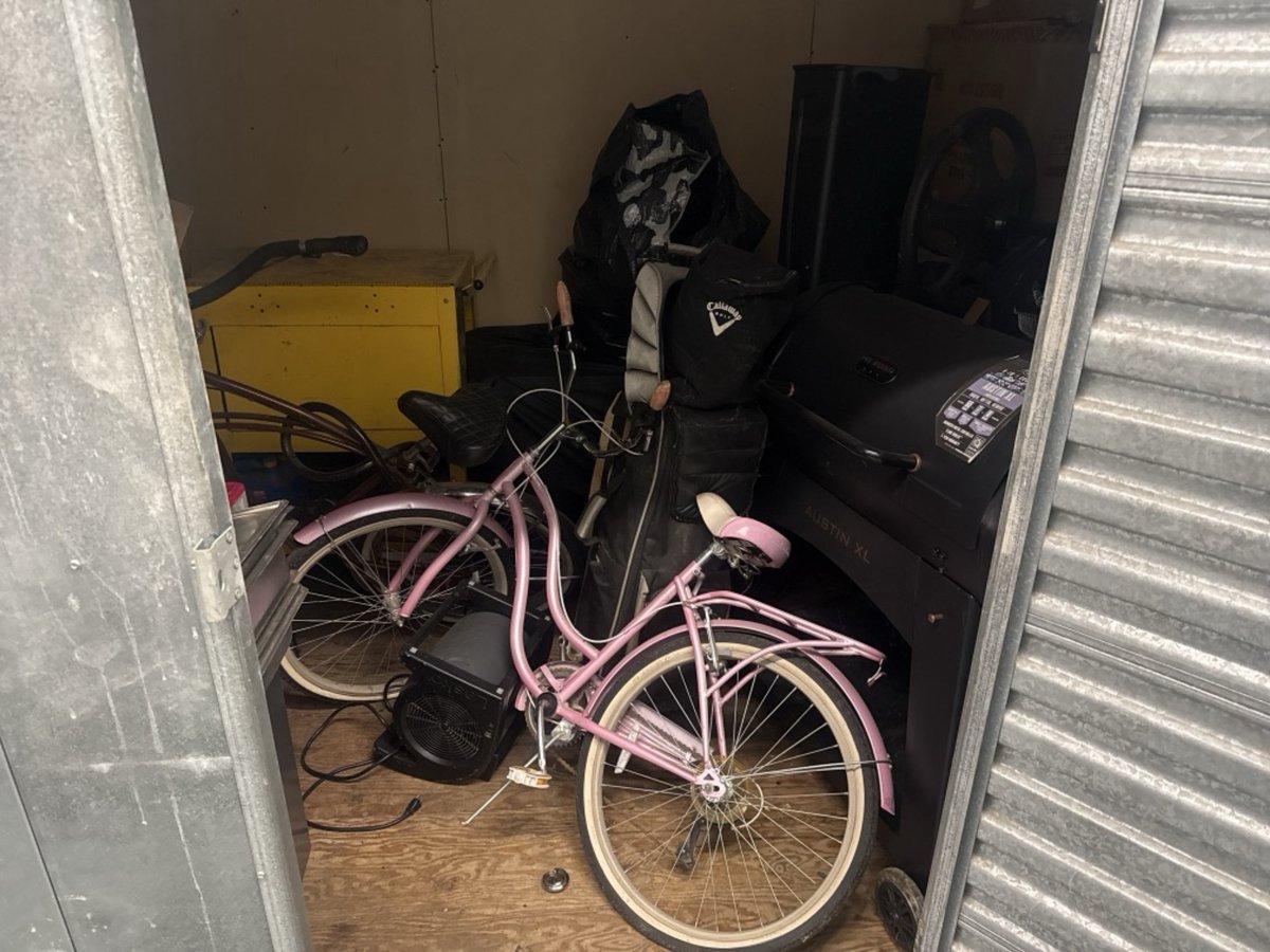 7 x 10 storage unit in Gardena, CA