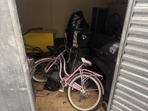 7 x 10 storage unit in Gardena, CA