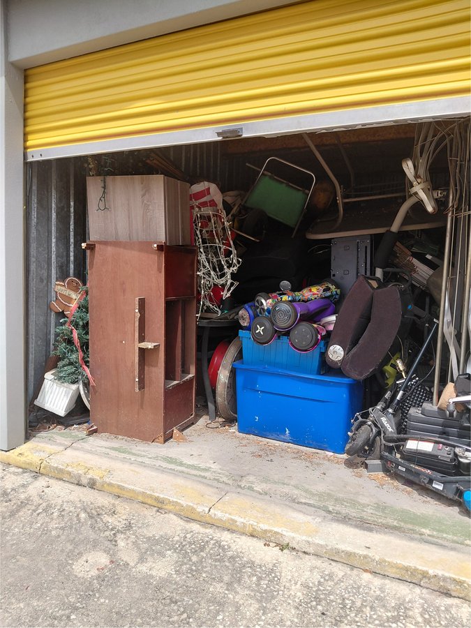 10 x 15 storage unit in Orlando, FL