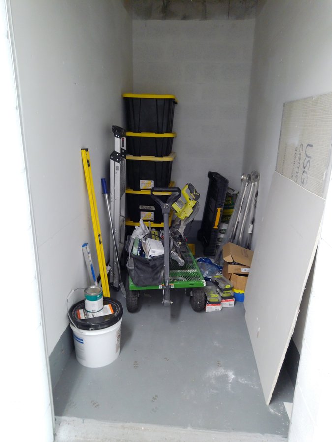 5 x 10 storage unit in Sarasota, FL
