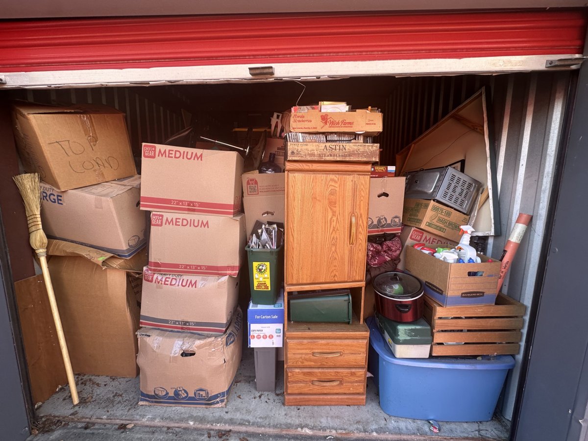 10 x 20 storage unit in Orlando, FL
