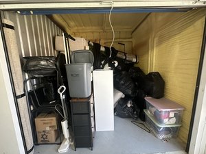 10 x 10 storage unit in Orlando, FL