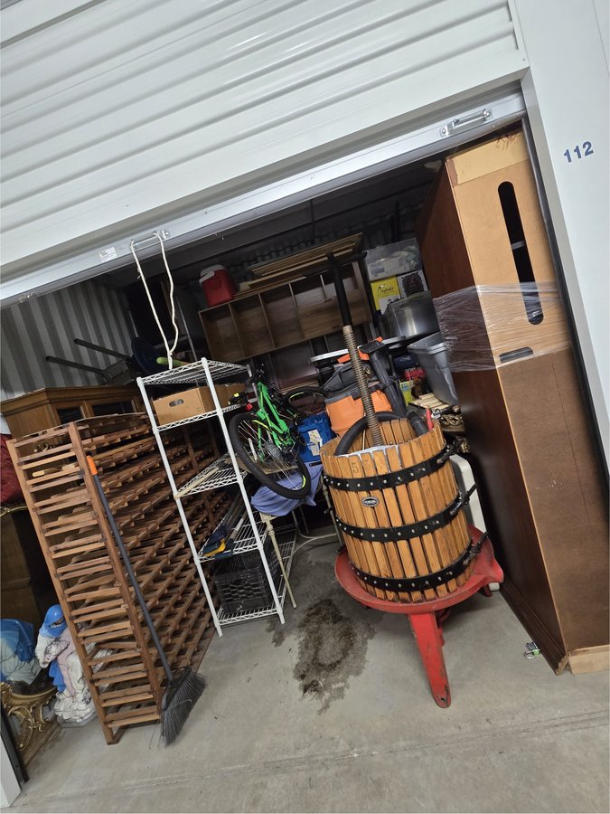 10 x 15 storage unit in Mine Hill, NJ