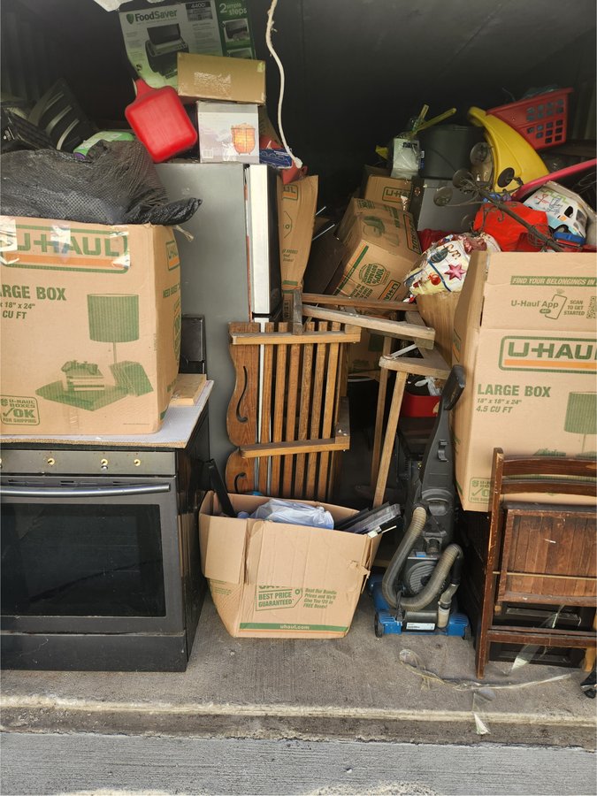 10 x 30 storage unit in Cleveland, OH