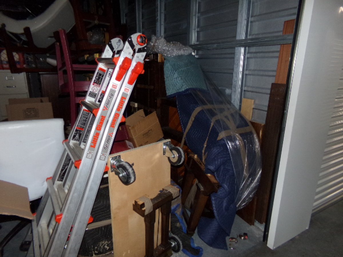 10 x 30 storage unit in Pawtucket, RI