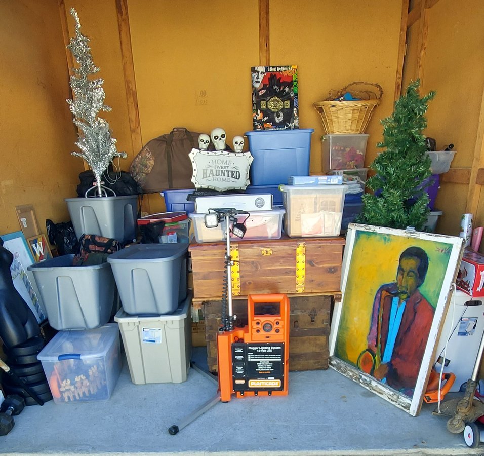 10 x 10 storage unit in Crestwood, KY