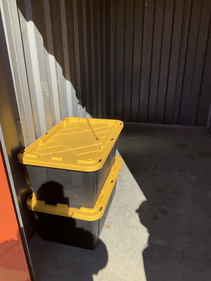 5 x 10 storage unit in Louisville, KY