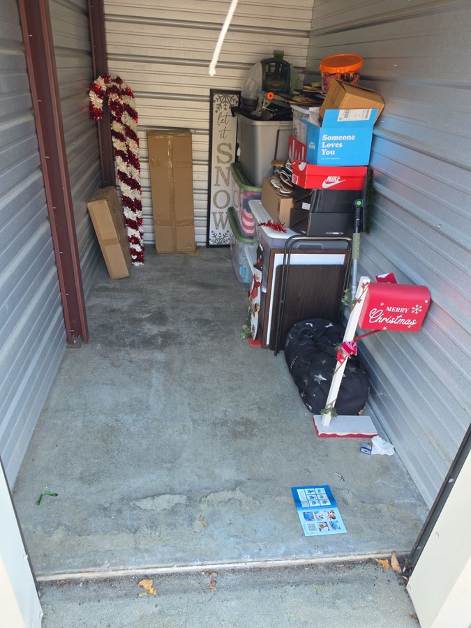 5 x 10 storage unit in Wolcott, CT