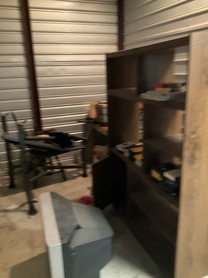 10 x 10 storage unit in Louisville, KY