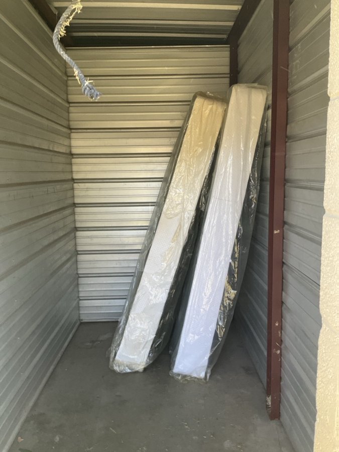 5 x 10 storage unit in Louisville, KY