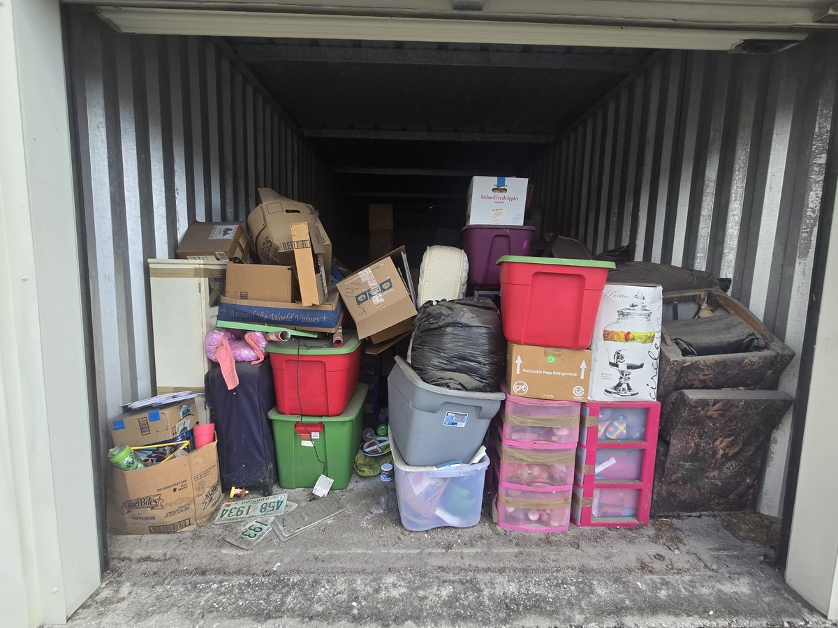10 x 25 storage unit in Kissimmee, FL