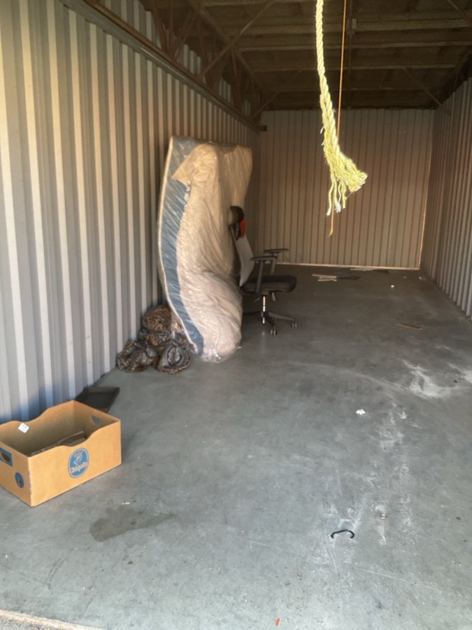10 x 30 storage unit in Indianapolis, IN