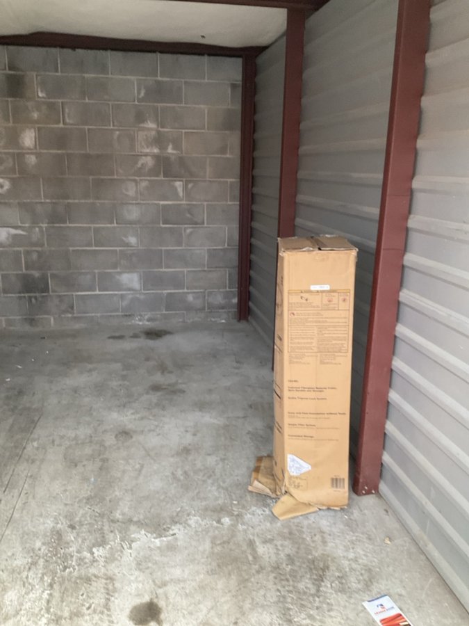 10 x 15 storage unit in Louisville, KY
