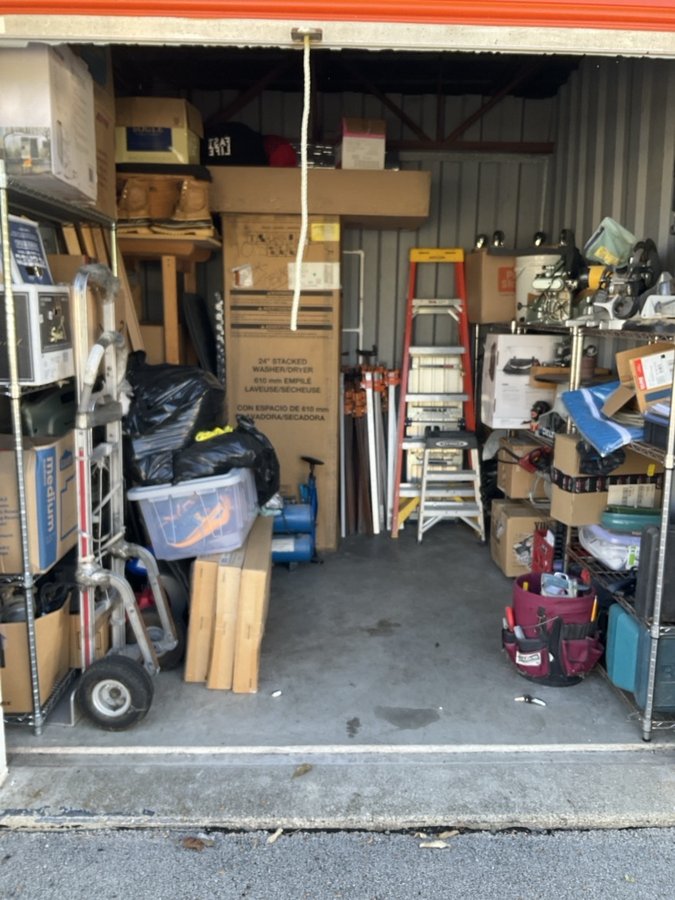 10 x 10 storage unit in Indianapolis, IN