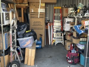 10 x 10 storage unit in Indianapolis, IN