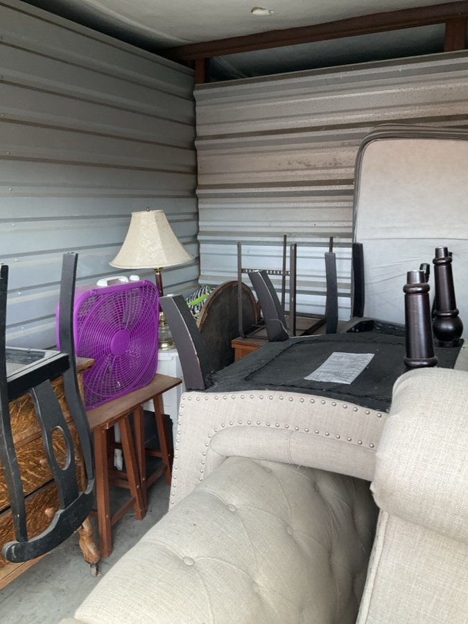 10 x 10 storage unit in Louisville, KY